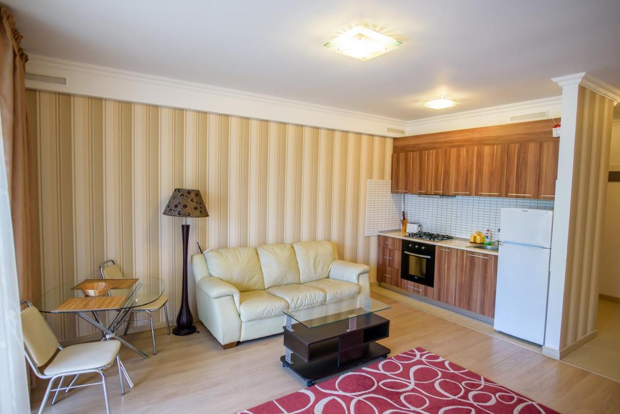 C&y Solid Apartment