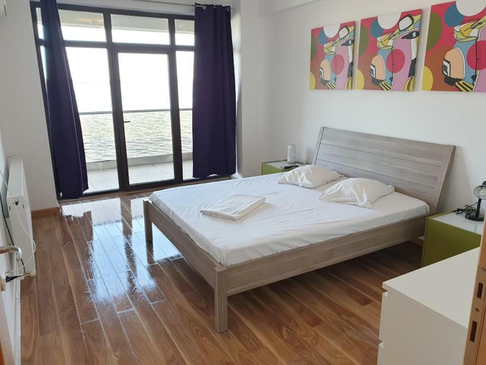 C&y Solid Apartment